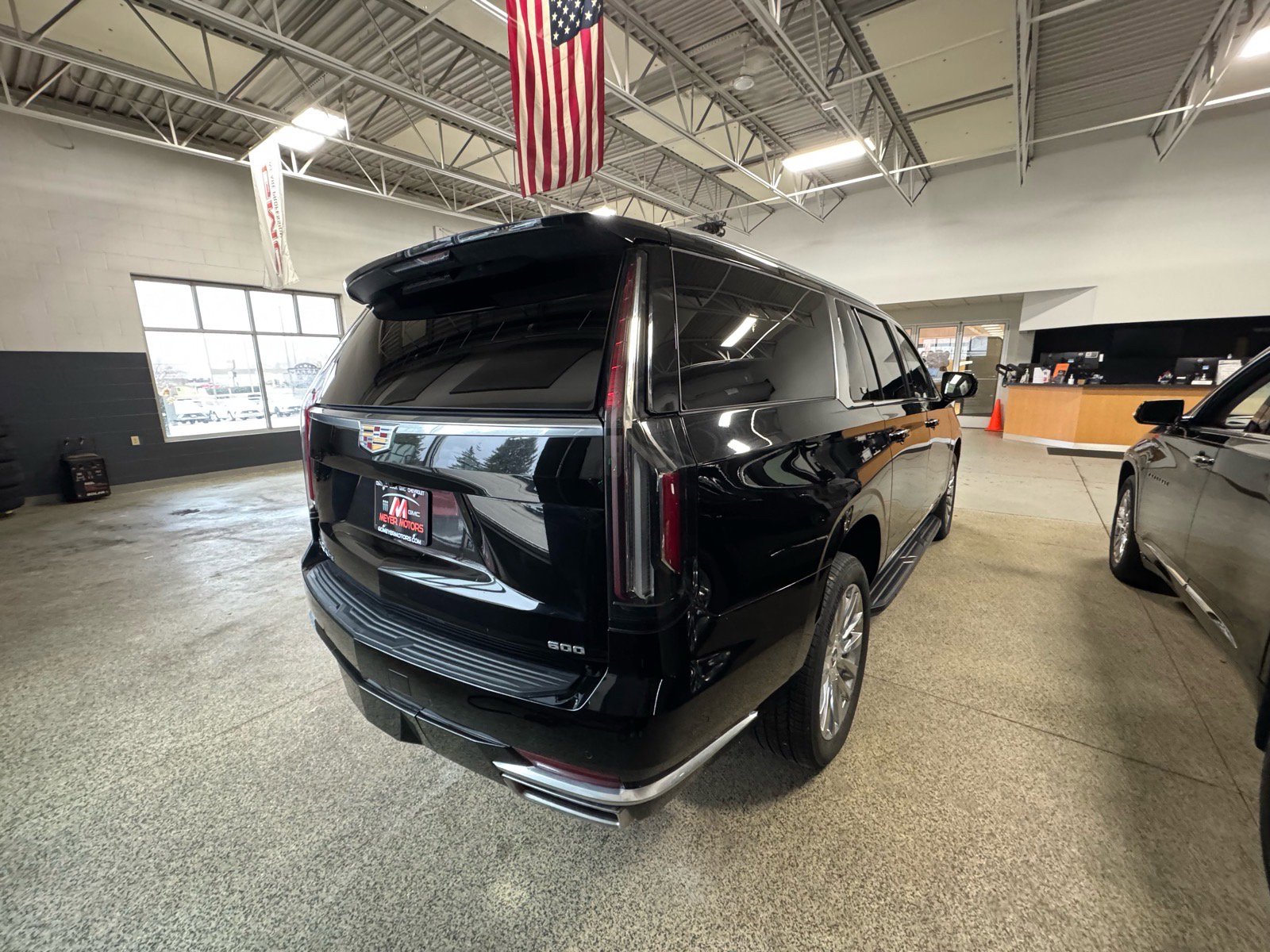 Used 2021 Cadillac Escalade ESV Premium Luxury AWD/4WD image 5