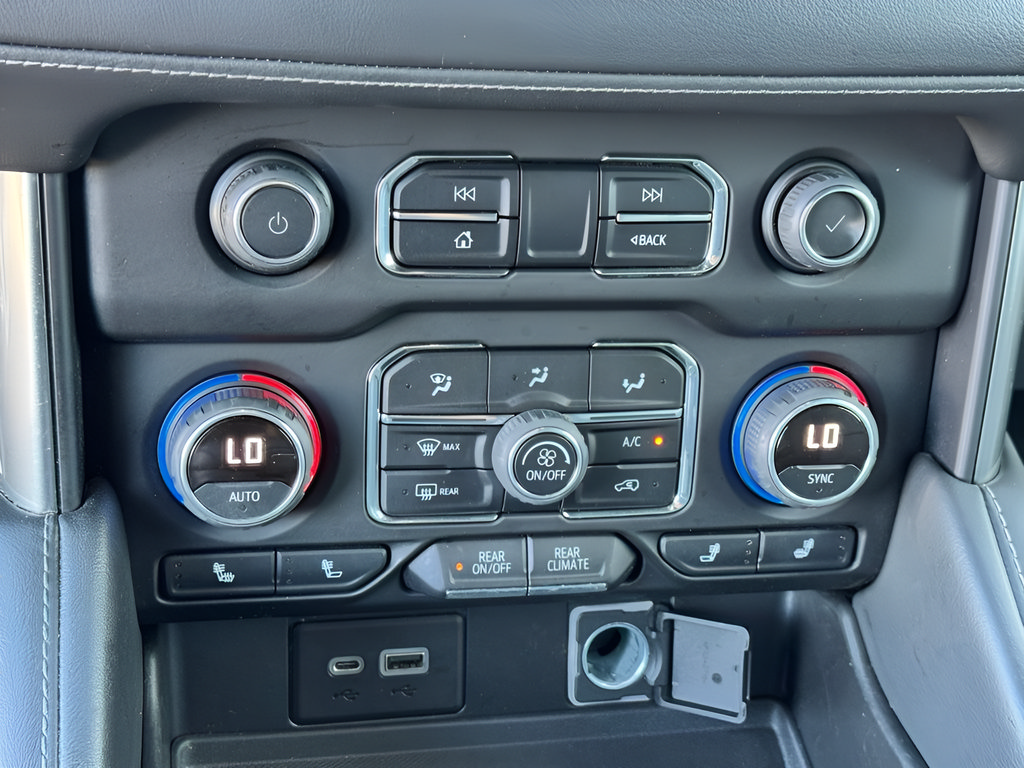 Used 2022 Chevrolet Suburban Z71 AWD/4WD image 28