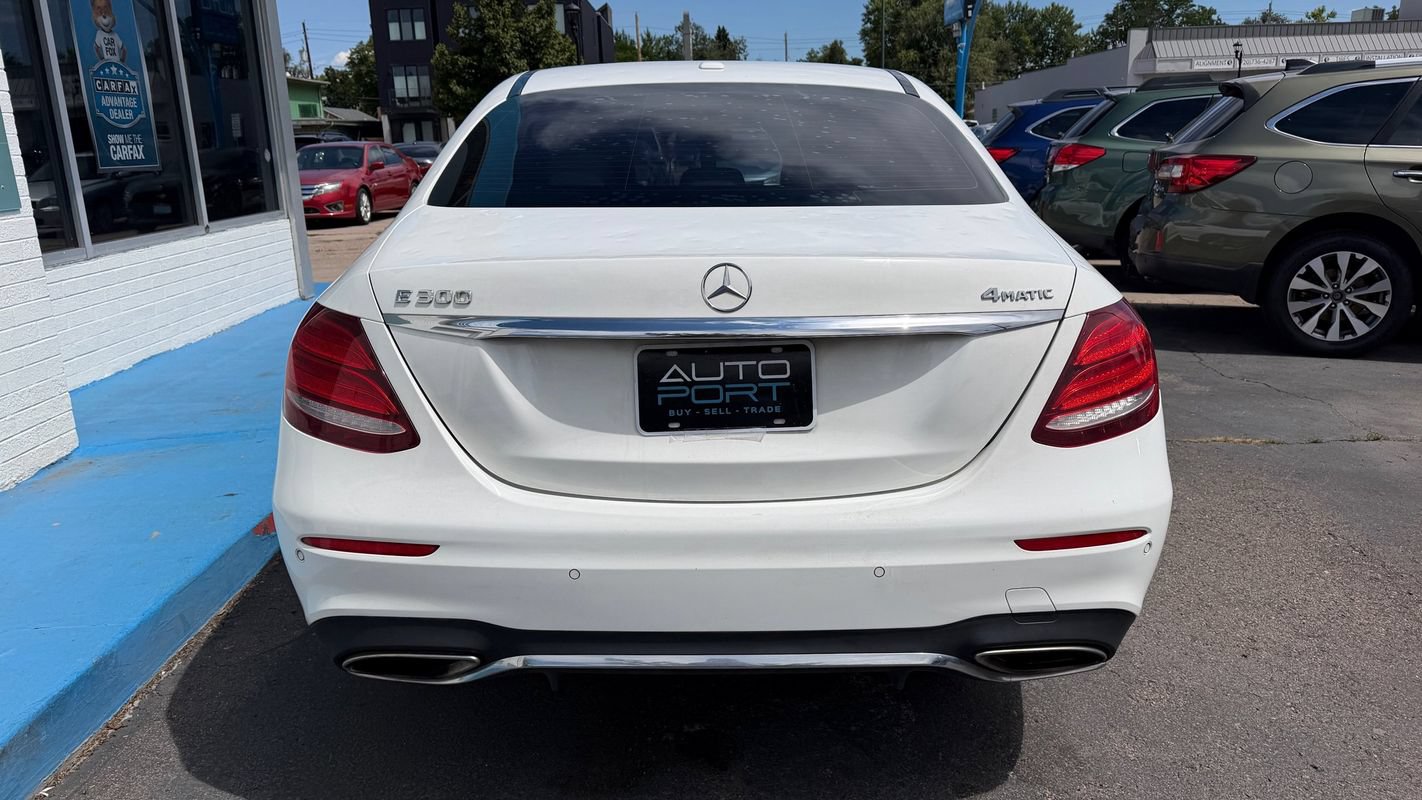 Used 2017 Mercedes-Benz E 300 4MATIC image 3