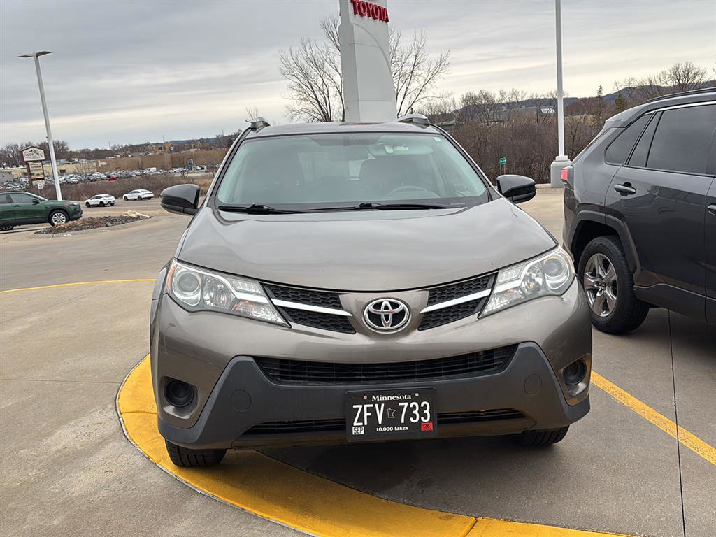 Used 2015 Toyota RAV4 LE image 3
