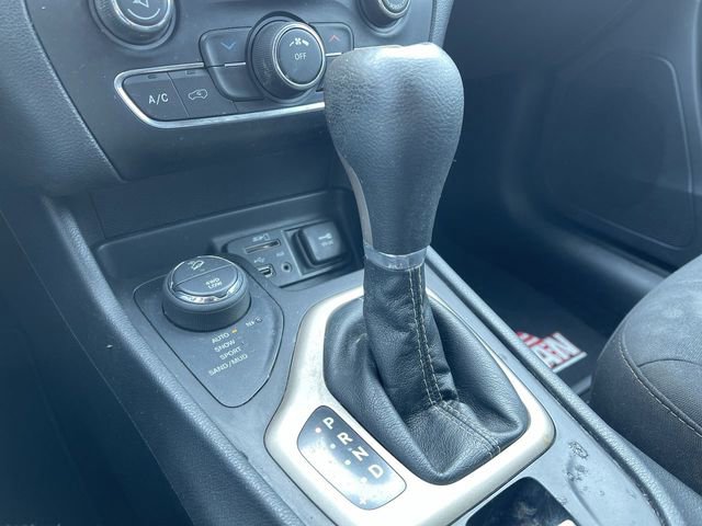 Used 2018 Jeep Cherokee Latitude image 16