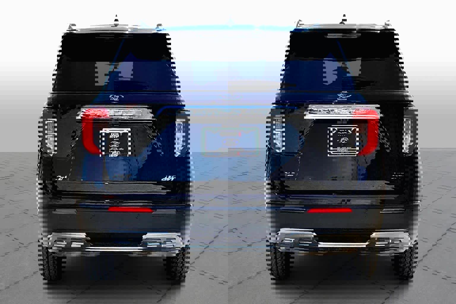 Certified 2023 Ford Explorer XLT w/ Equipment Group 202A image 5