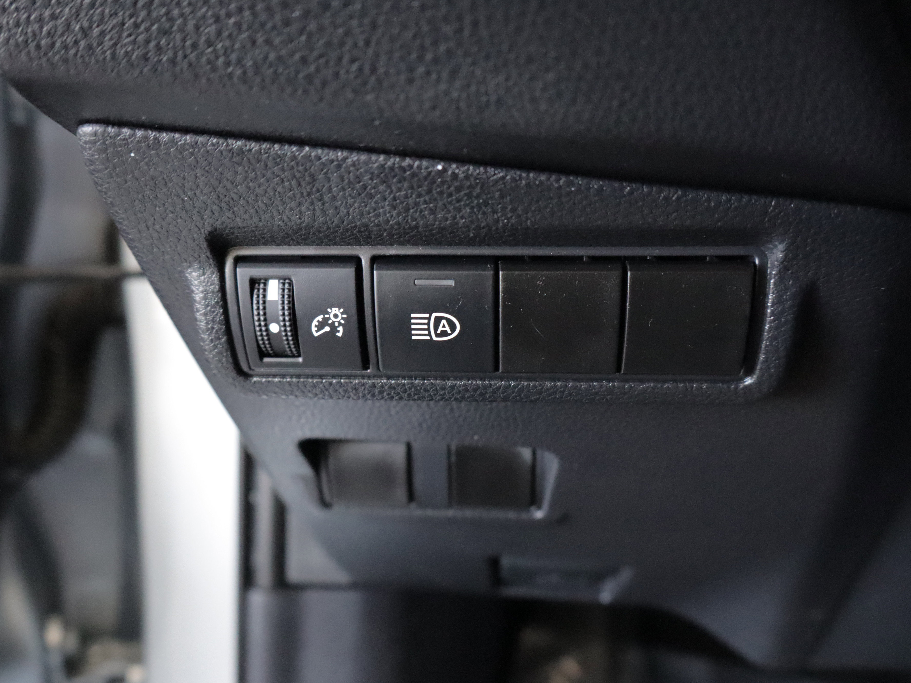 Used 2023 Toyota Corolla Cross LE w/ Moonroof Package image 18