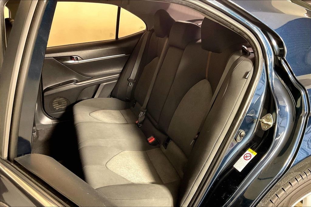 Used 2018 Toyota Camry LE FWD image 25