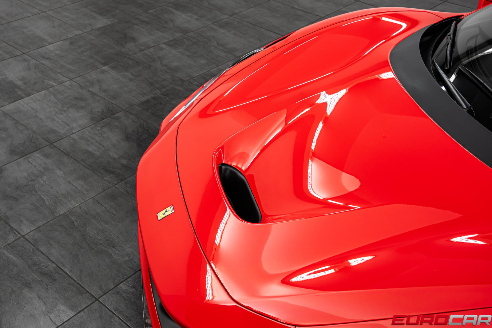 Used 2022 Ferrari F8 Tributo RWD image 9