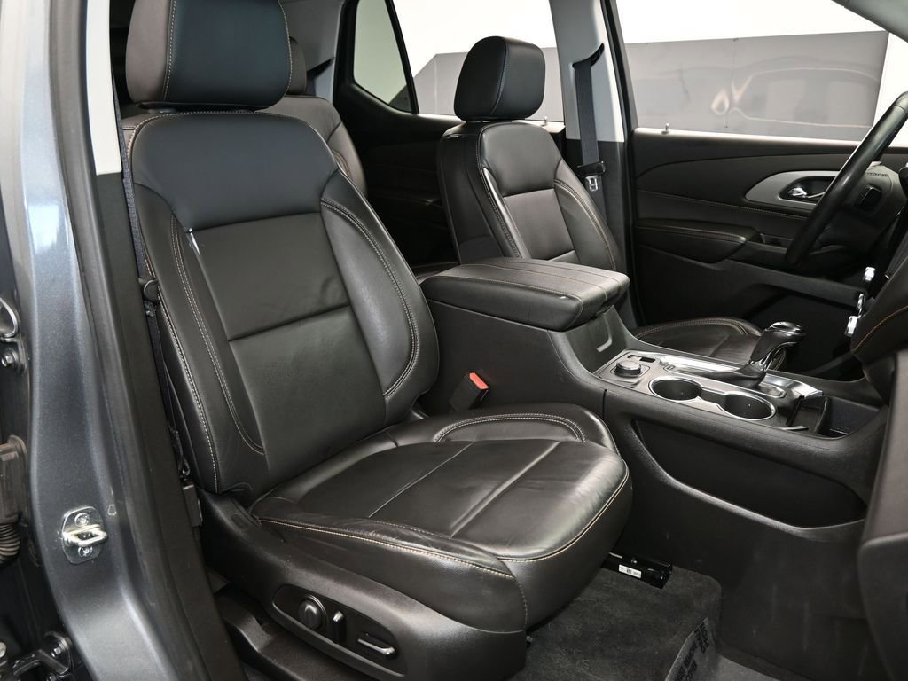 Used 2020 Chevrolet Traverse LT w/ LT Premium Package image 54