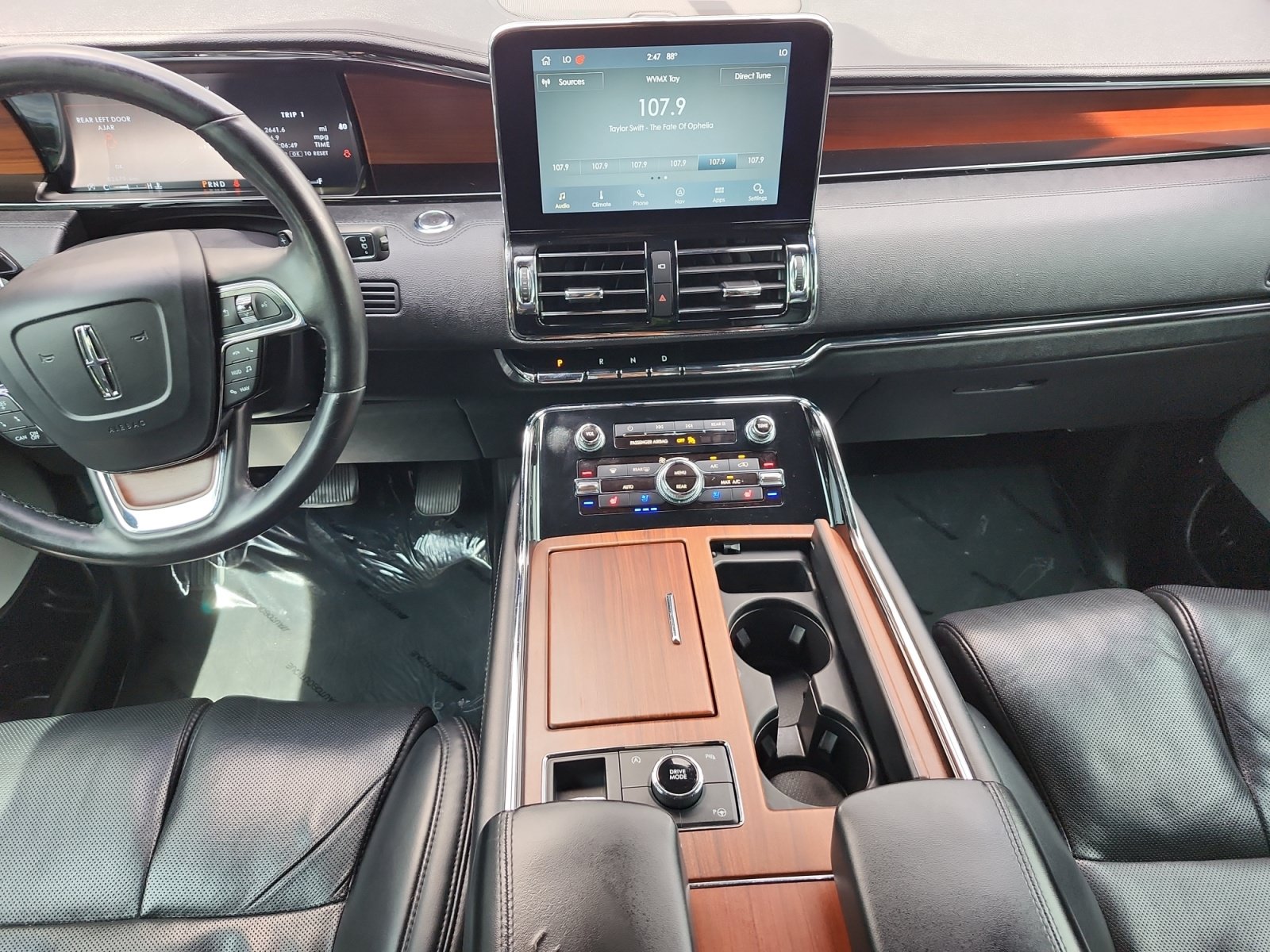 Used 2020 Lincoln Navigator Reserve w/ Equipment Group 208A Reserve RWD image 11