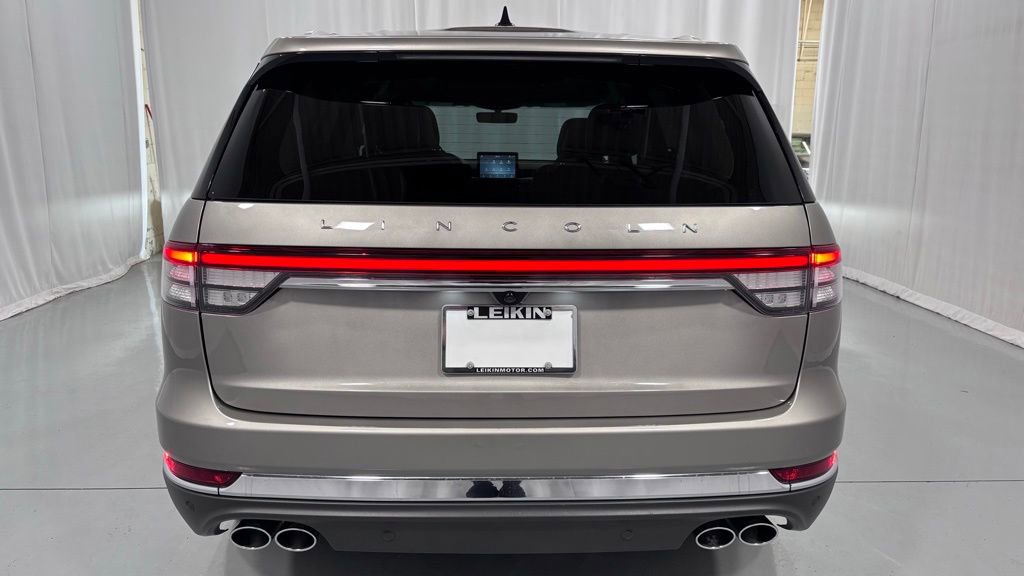 Used 2023 Lincoln Aviator Reserve w/ Equipment Group 201A AWD/4WD image 7