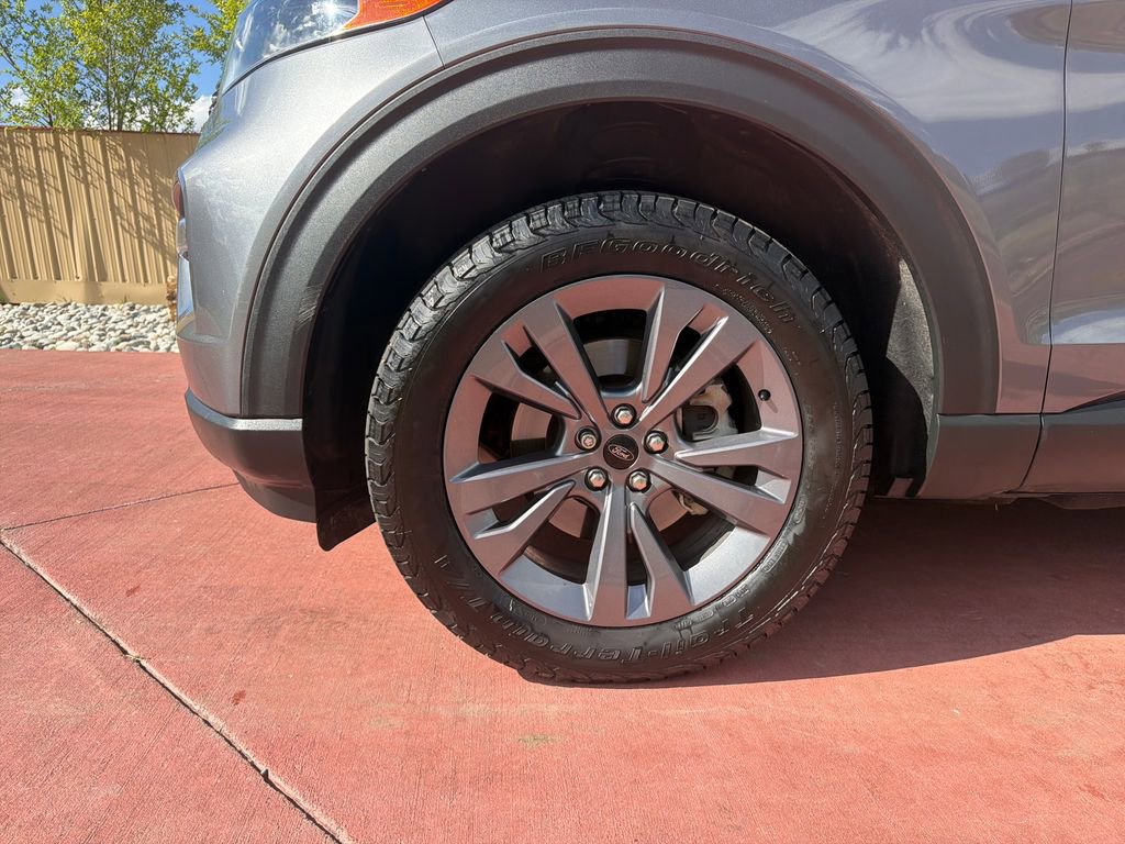 Used 2021 Ford Explorer XLT w/ Equipment Group 202A AWD/4WD image 45
