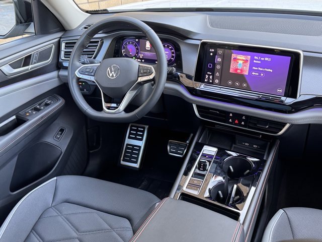 Used 2024 Volkswagen Atlas Peak Edition SE image 44