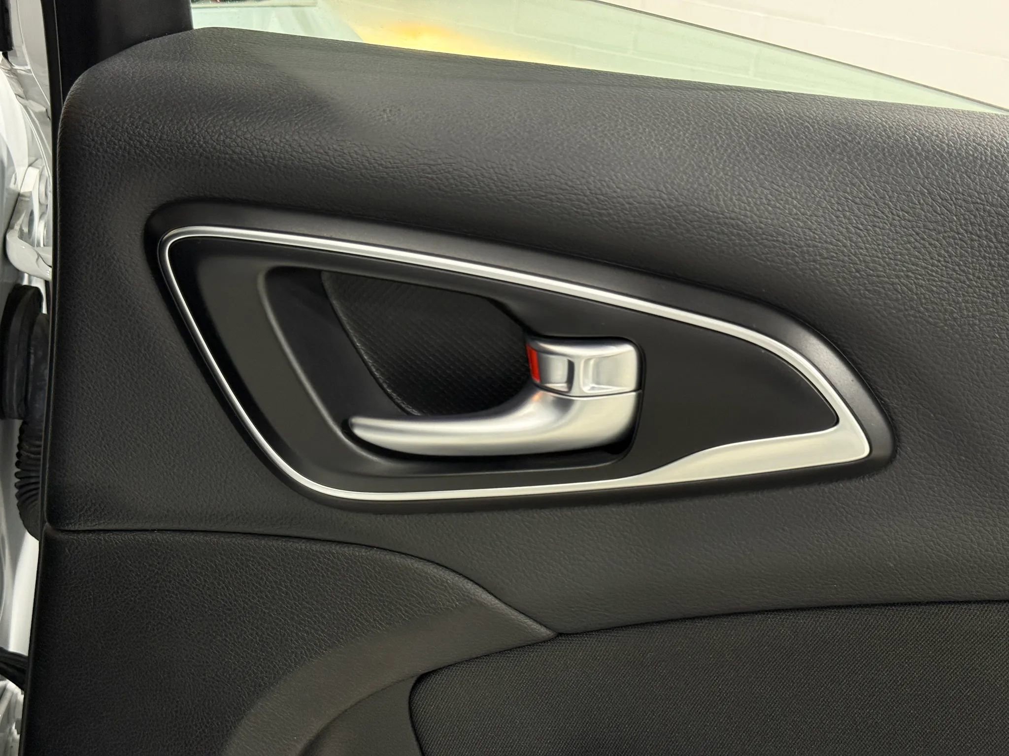 Used 2017 Chrysler 200 LX FWD image 48