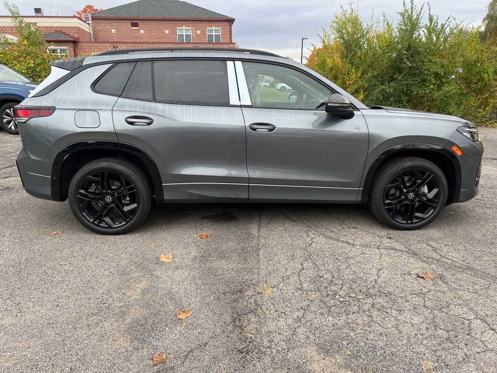 New 2026 Volkswagen Tiguan SE R-Line image 5