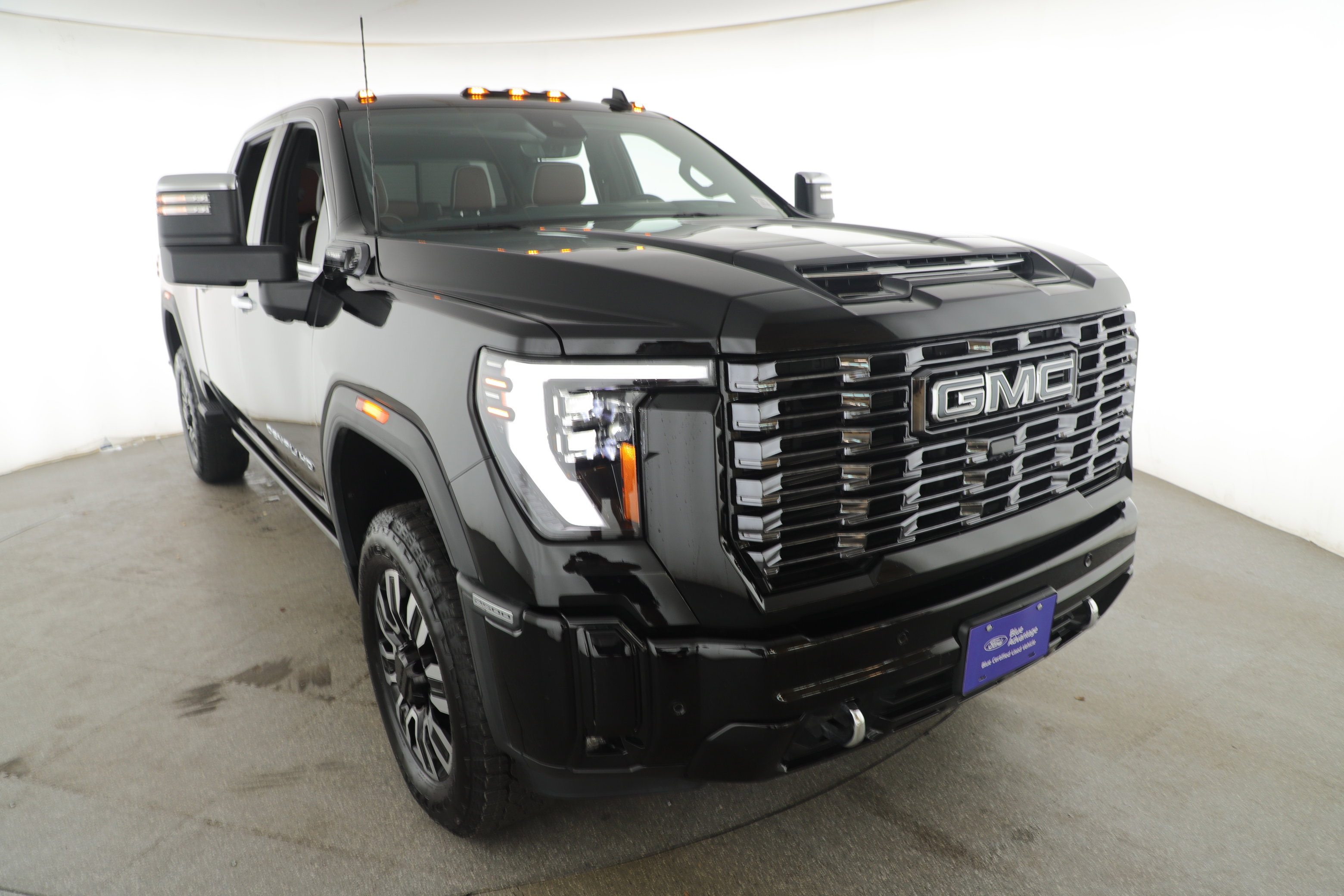 Used 2025 GMC Sierra 2500 Denali Ultimate image 3
