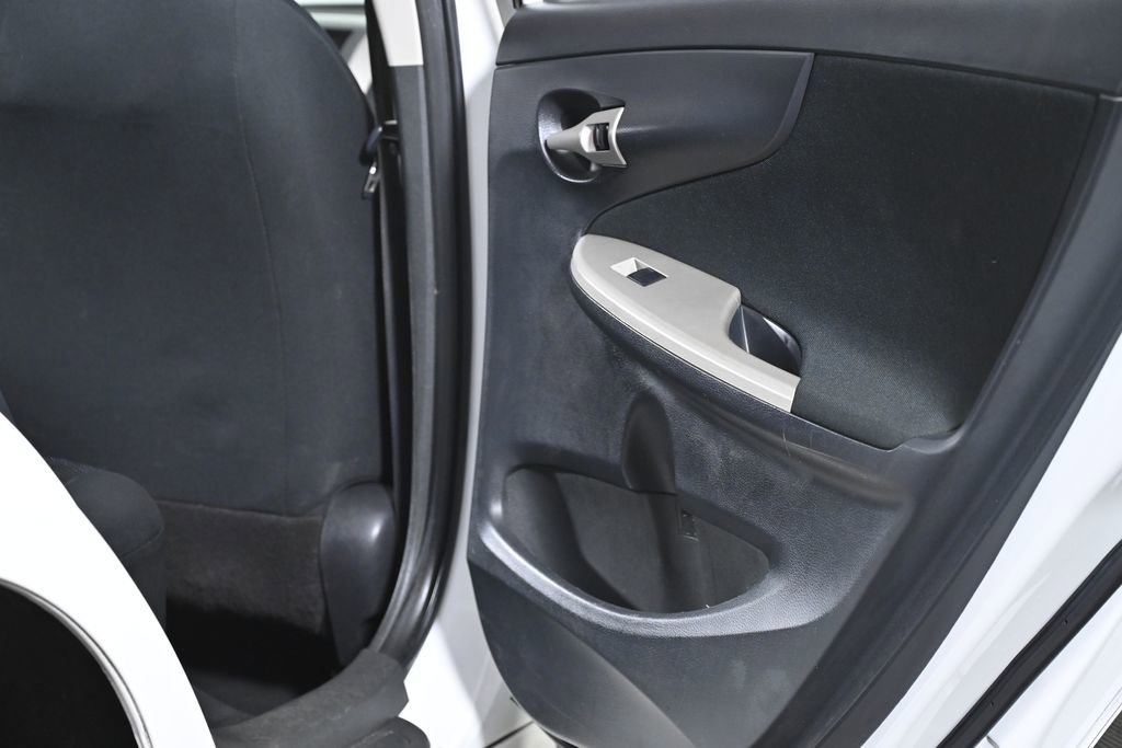 Used 2010 Toyota Corolla S image 25