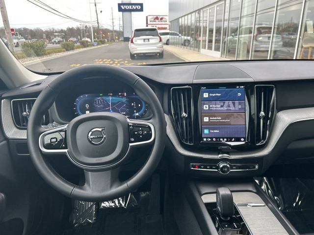 Certified 2025 Volvo XC60 B5 Plus w/ Climate Package image 18