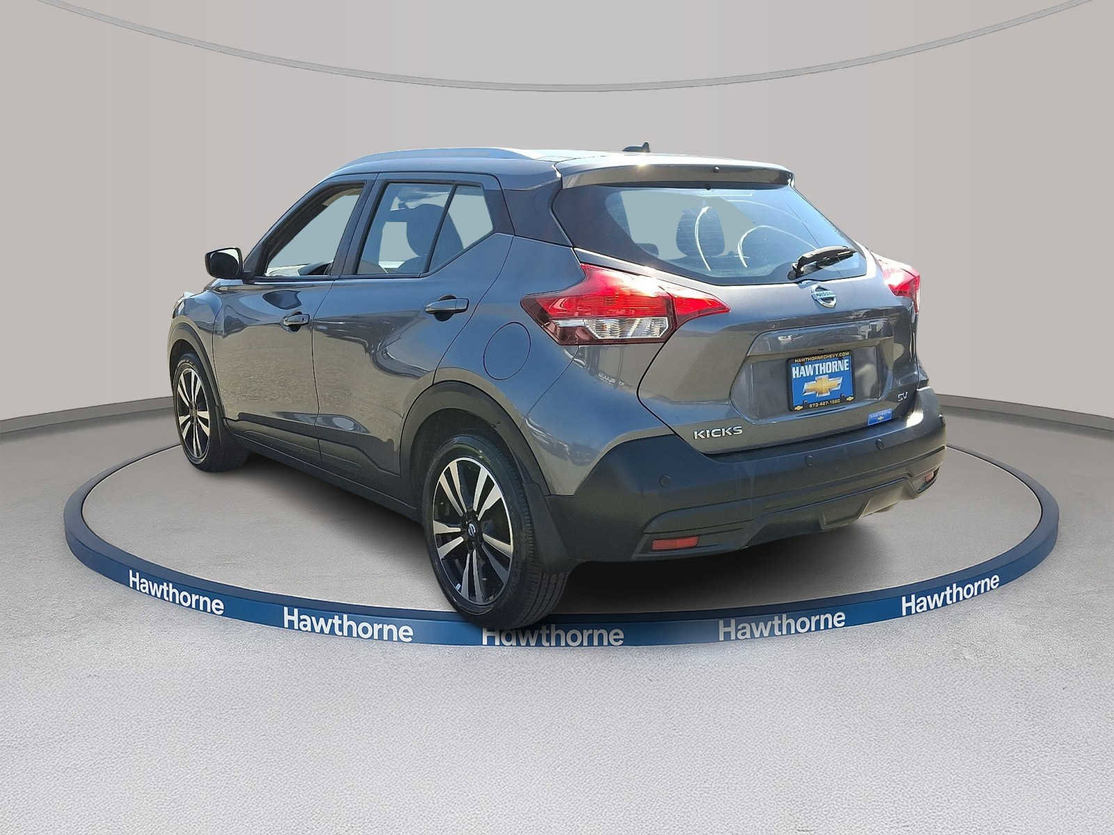 Used 2020 Nissan Kicks SV image 3