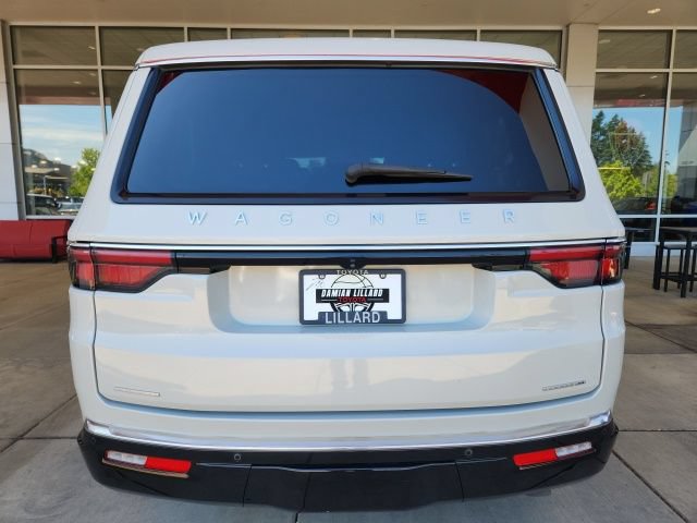Used 2022 Jeep Wagoneer Series III w/ Flexible Seating Group AWD/4WD image 10
