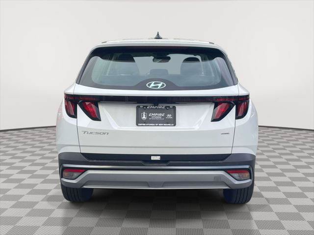 Used 2025 Hyundai Tucson SE AWD/4WD image 6