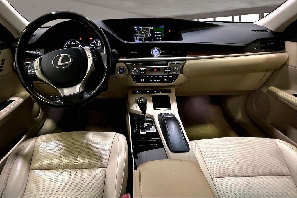 Used 2015 Lexus ES 350 w/ Luxury Package image 12