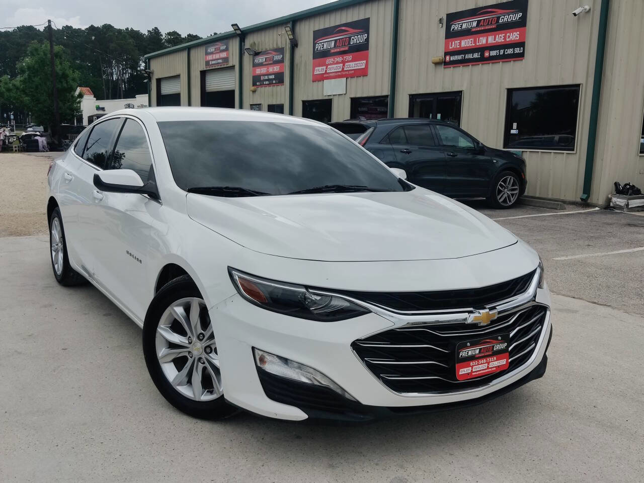 Used 2020 Chevrolet Malibu LT image 2