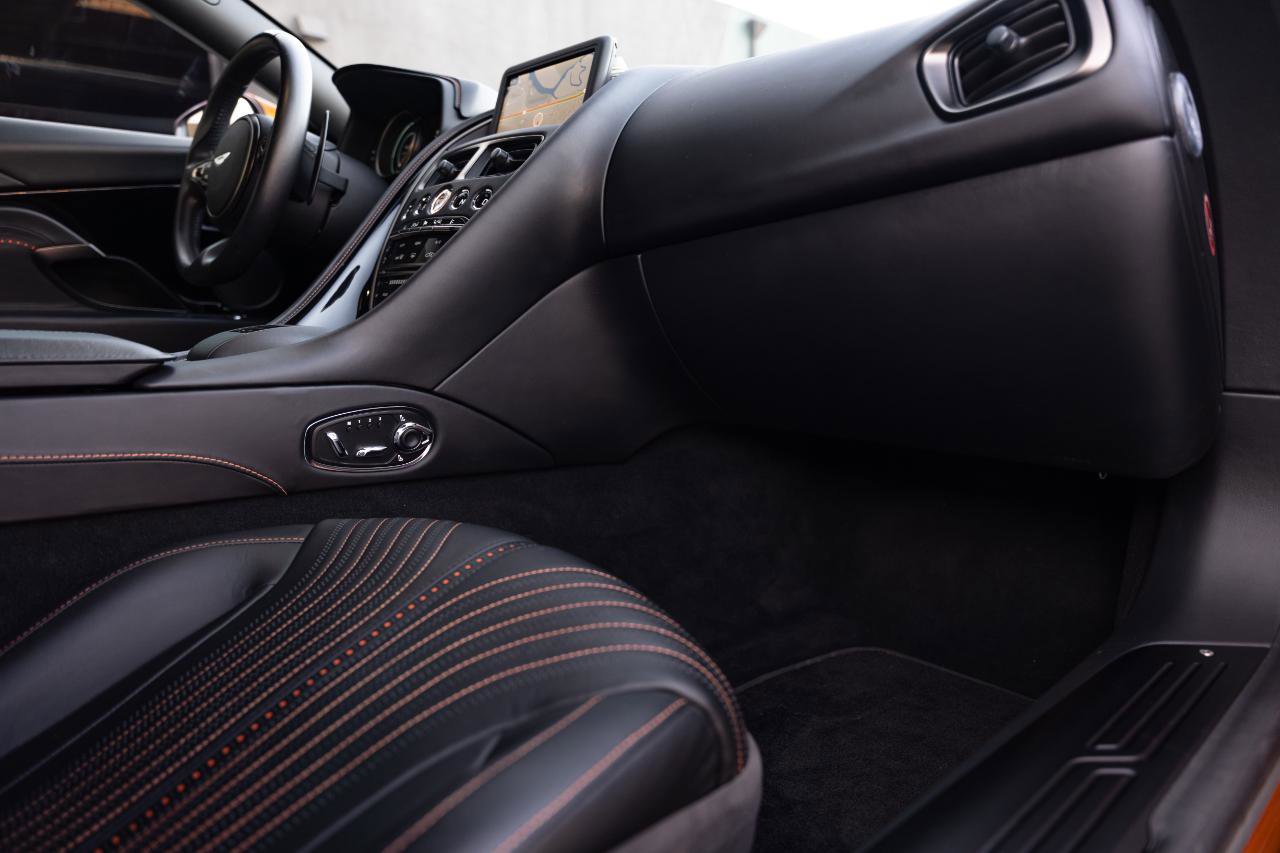 Used 2018 Aston Martin DB11 Coupe image 58