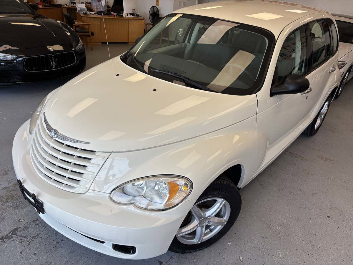 Used 2008 Chrysler PT Cruiser FWD image 6
