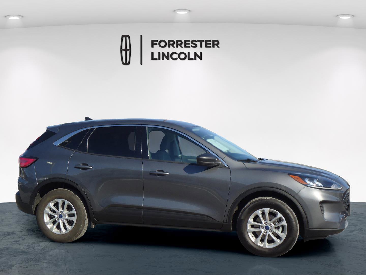 Used 2022 Ford Escape SE w/ Convenience Package image 2