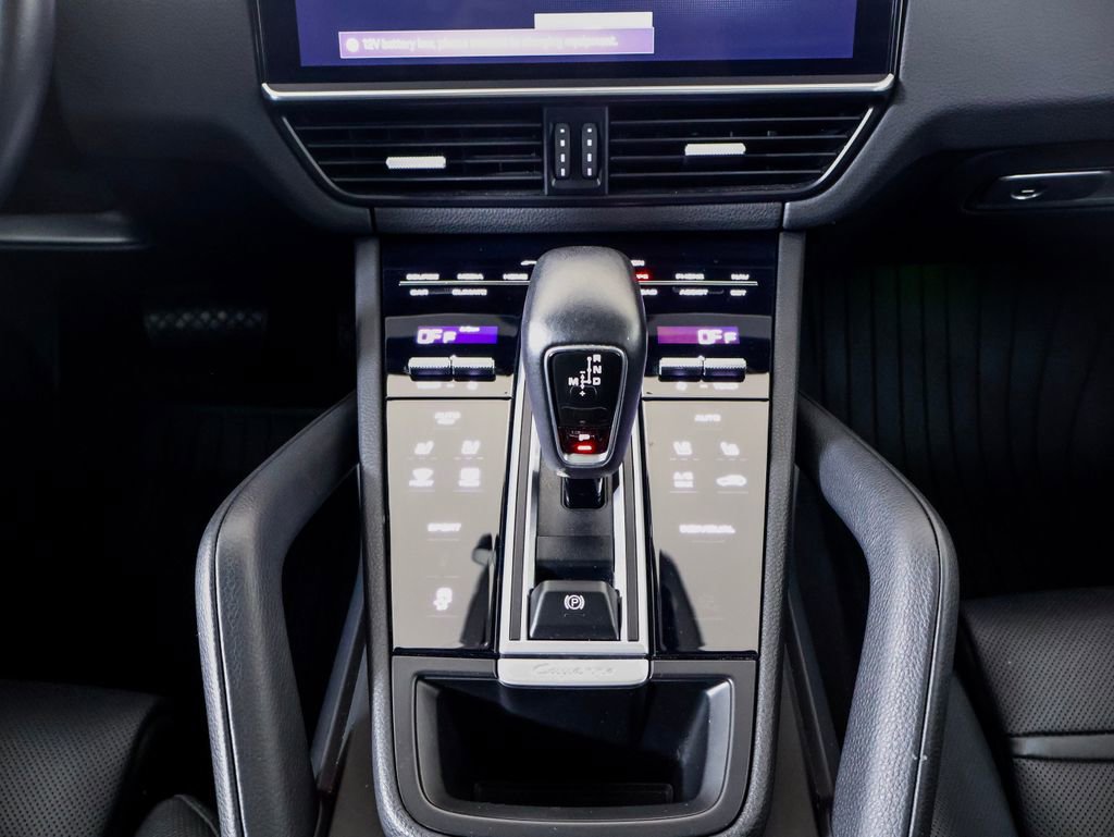 Certified 2022 Porsche Cayenne AWD/4WD image 19