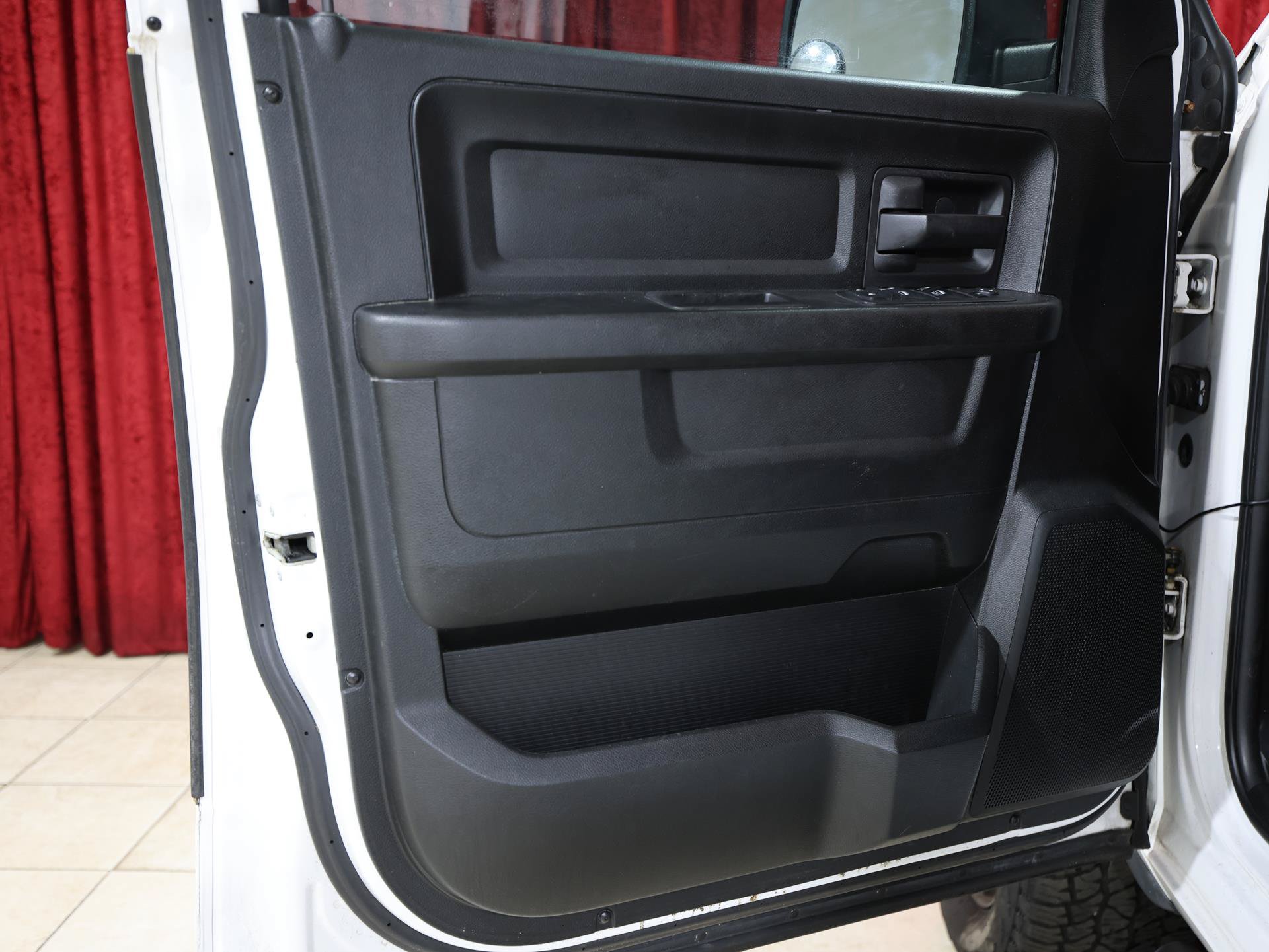 Used 2018 RAM 1500 Express w/ Express Value Package AWD/4WD image 11