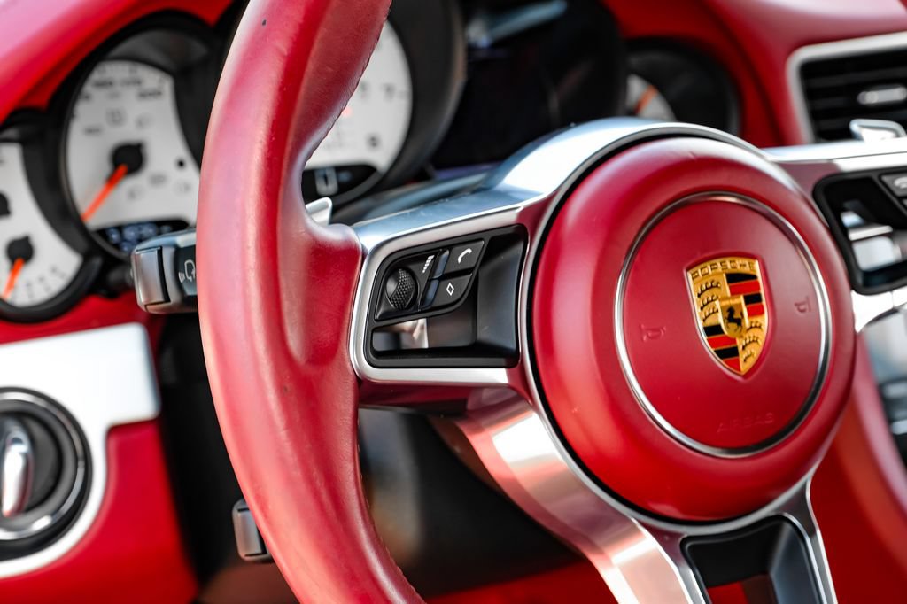 Used 2018 Porsche 911 Carrera RWD image 14