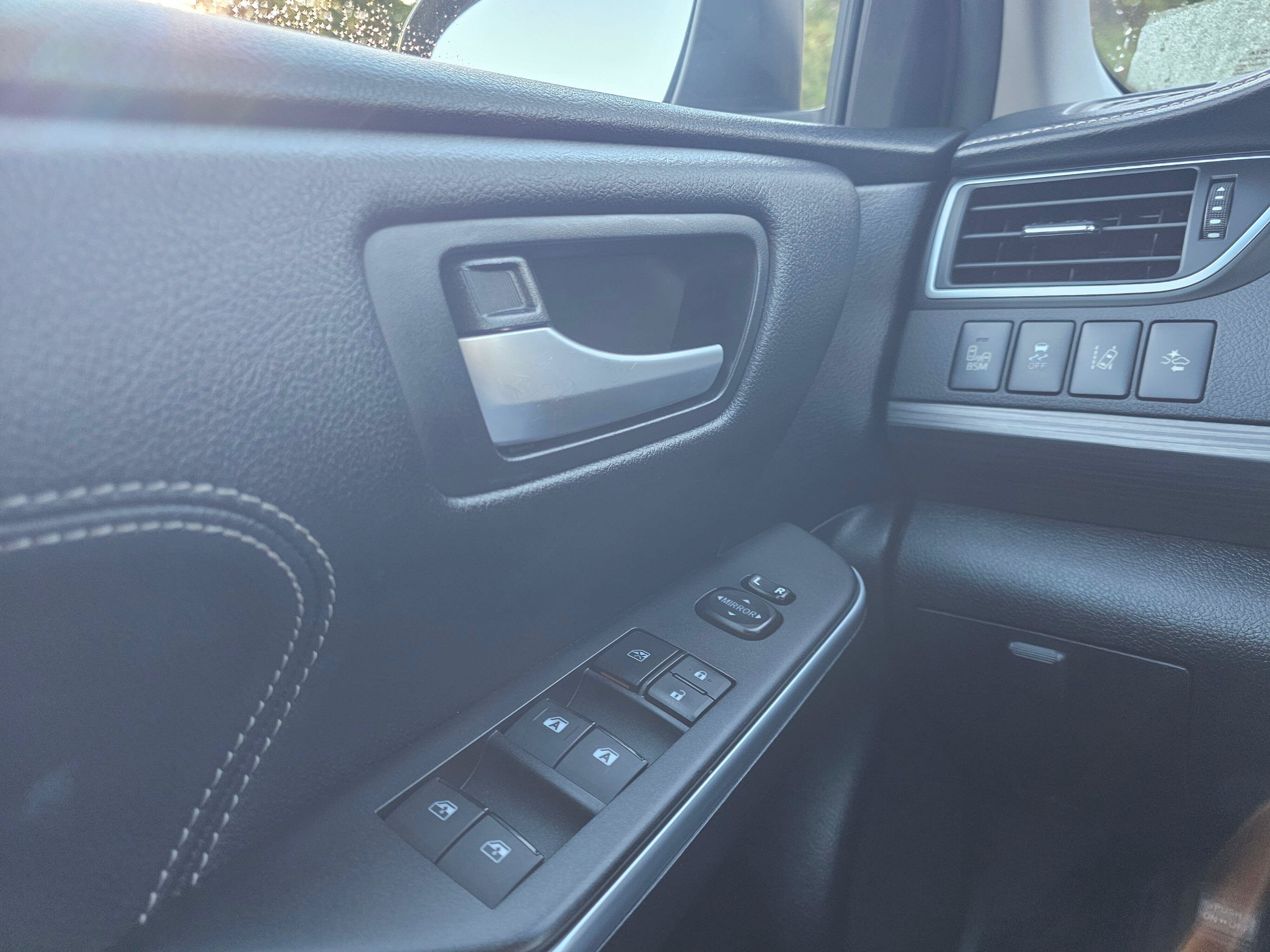Used 2015 Toyota Camry XLE w/ Moonroof Package FWD image 30