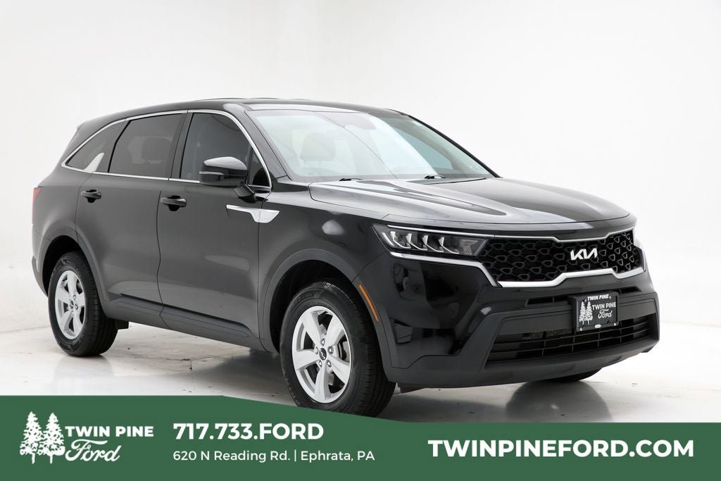 Used 2023 Kia Sorento LX AWD/4WD image 1