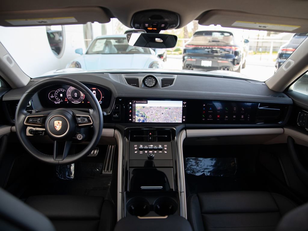 Certified 2025 Porsche Panamera 4 image 19