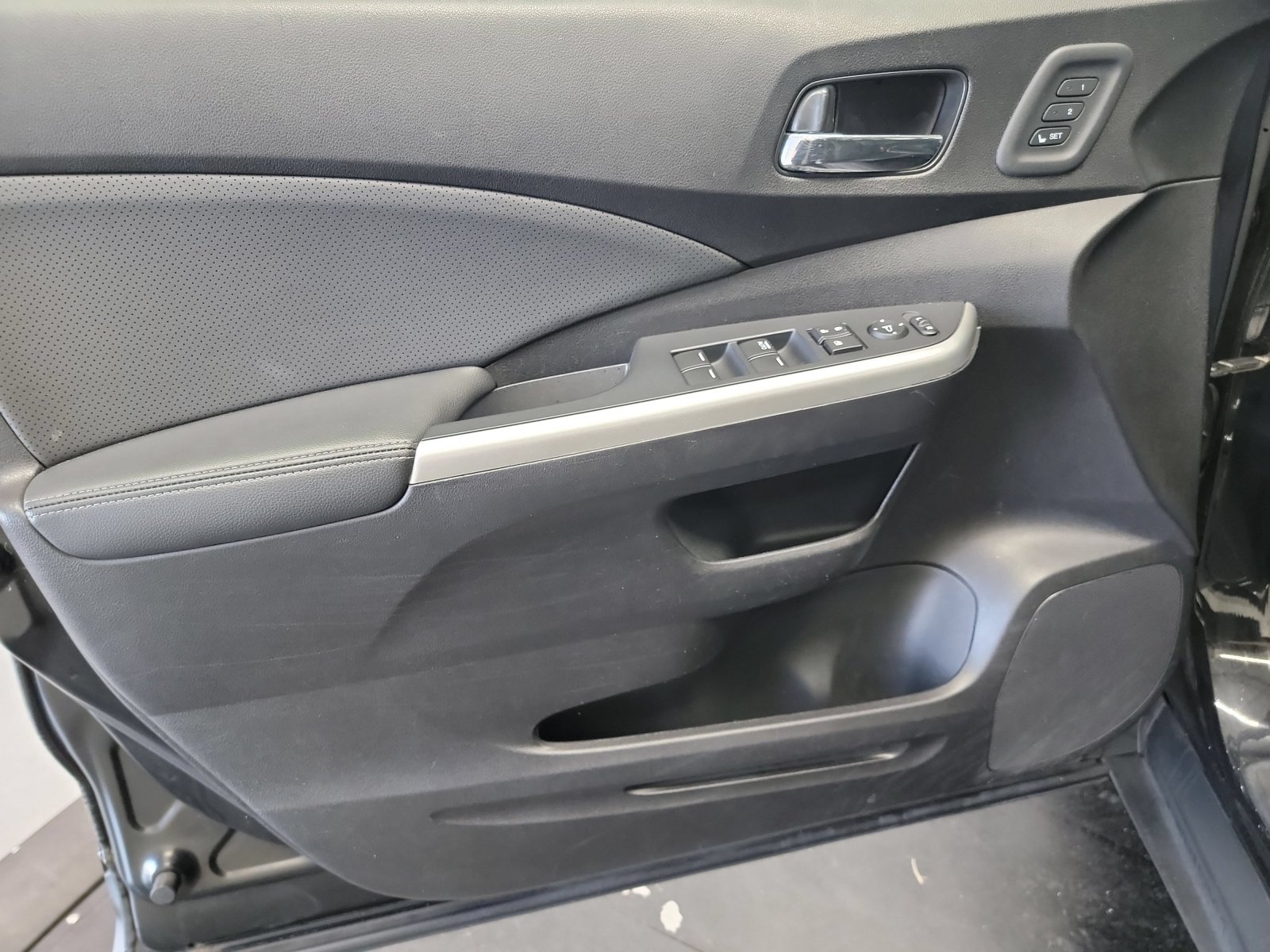 Used 2016 Honda CR-V Touring image 13