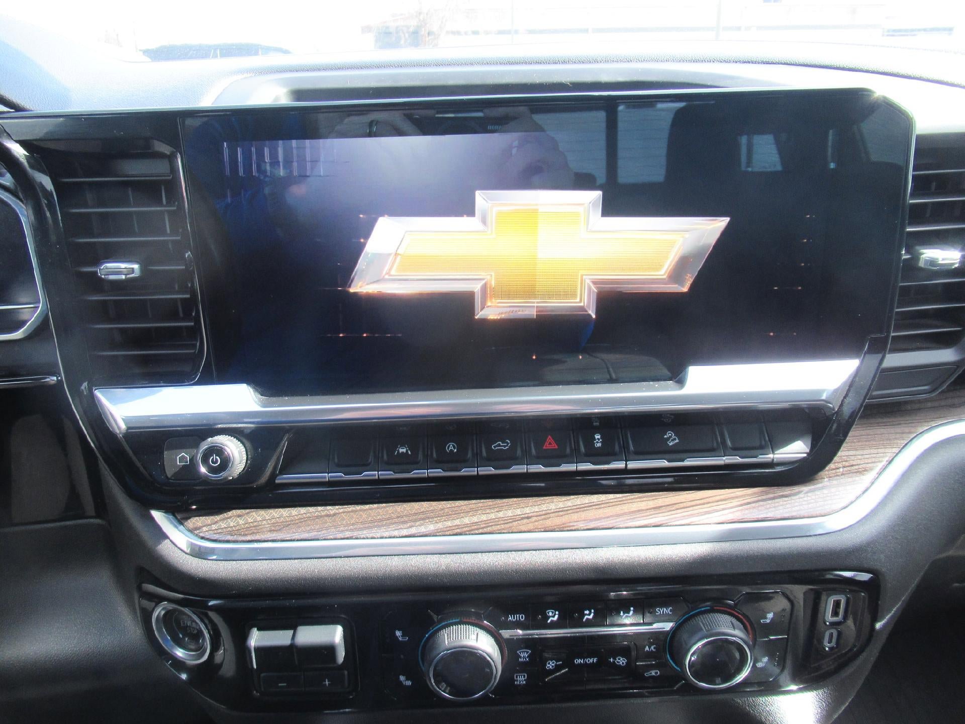 Certified 2025 Chevrolet Silverado 1500 RST AWD/4WD image 12