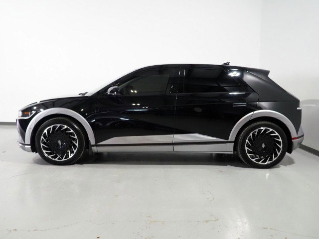 Used 2023 Hyundai Ioniq 5 Limited image 9