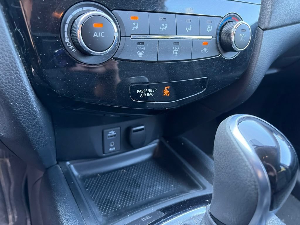 Used 2017 Nissan Rogue AWD image 20