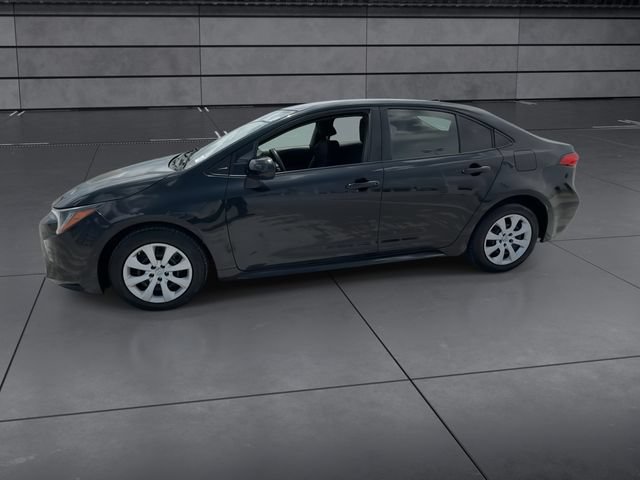 Used 2022 Toyota Corolla LE FWD image 5
