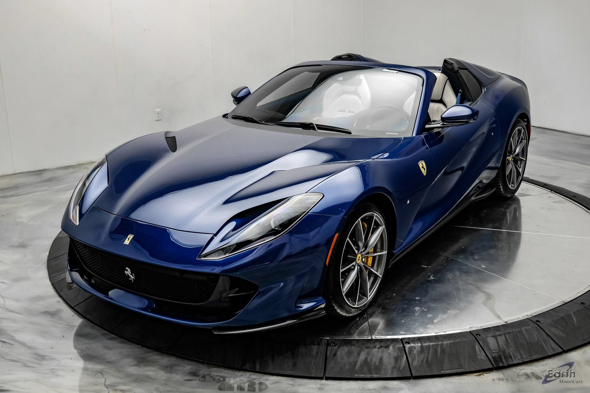 Used 2022 Ferrari 812 GTS RWD image 8