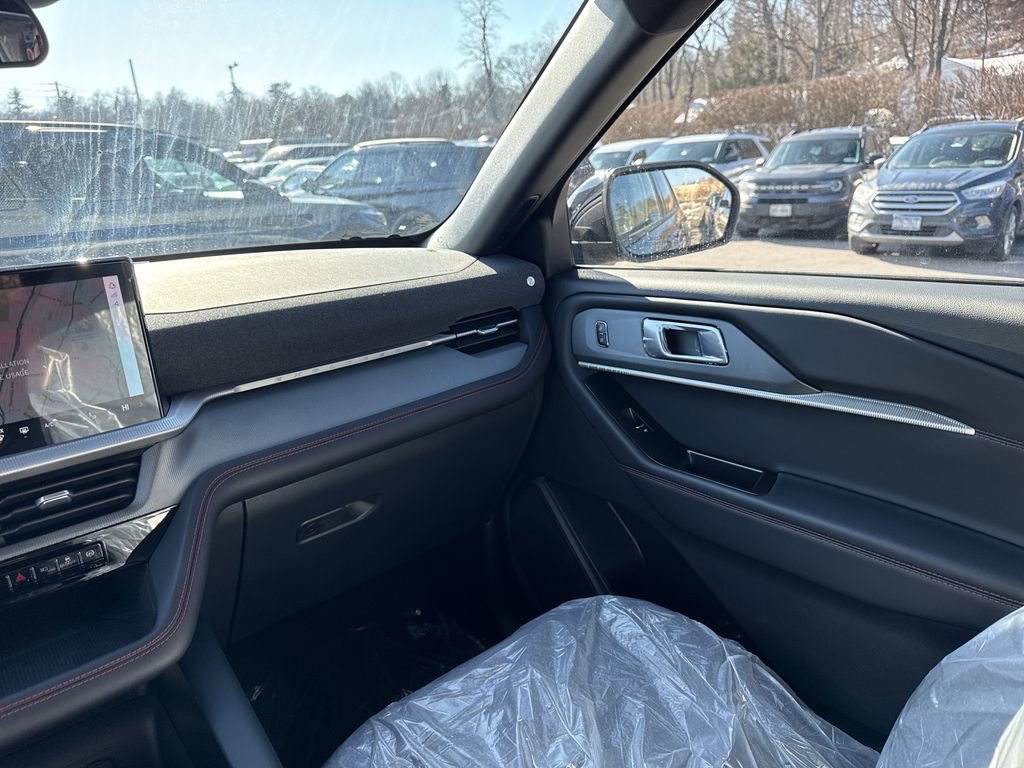 Used 2026 Ford Explorer ST-Line w/ ST-Line Street Pack image 14
