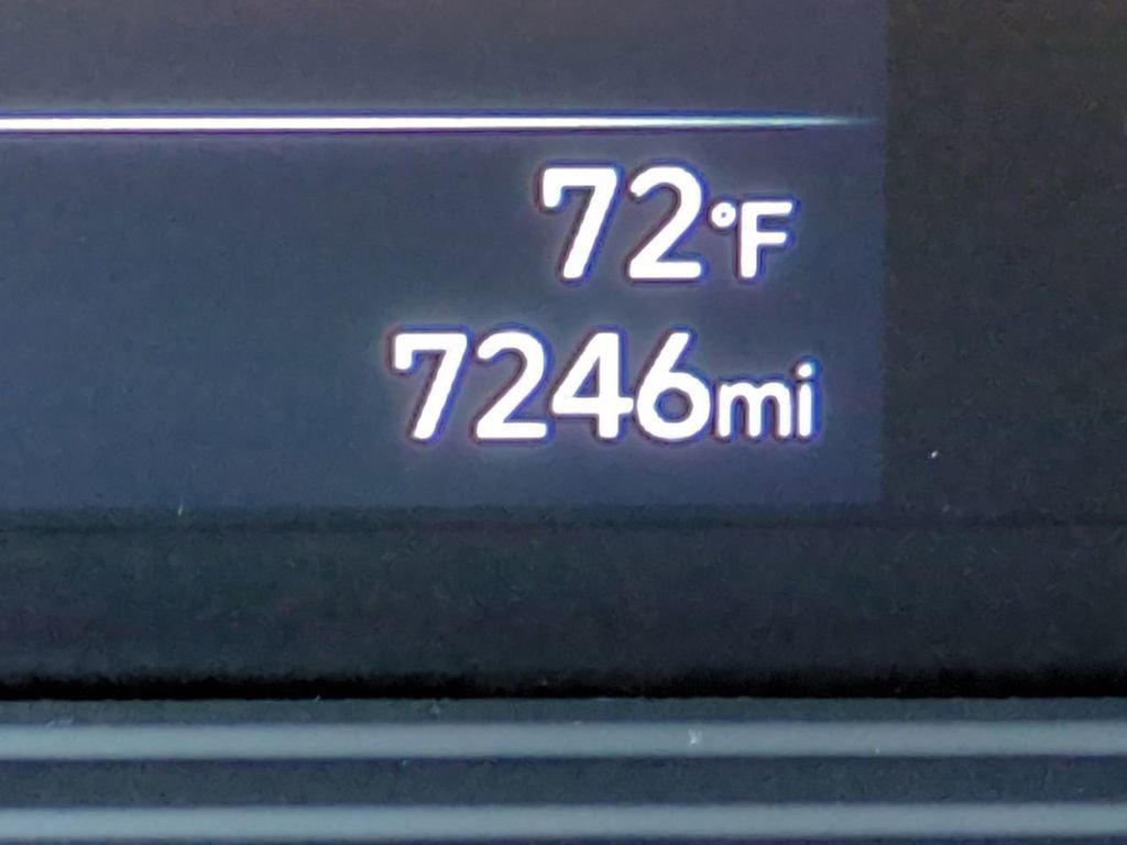 Certified 2025 Hyundai Venue SEL image 26