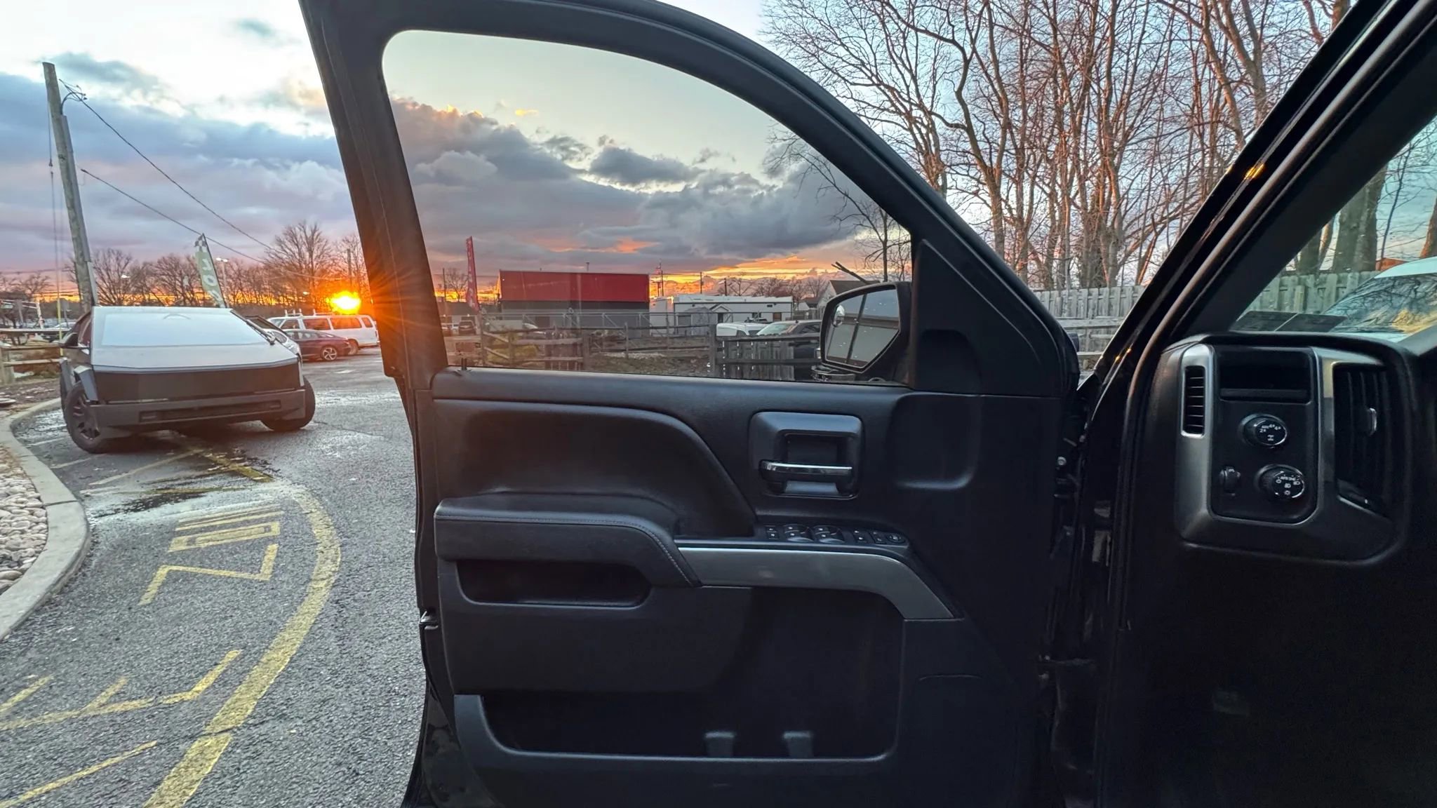 Used 2018 Chevrolet Silverado 1500 LT w/ All Star Edition image 9