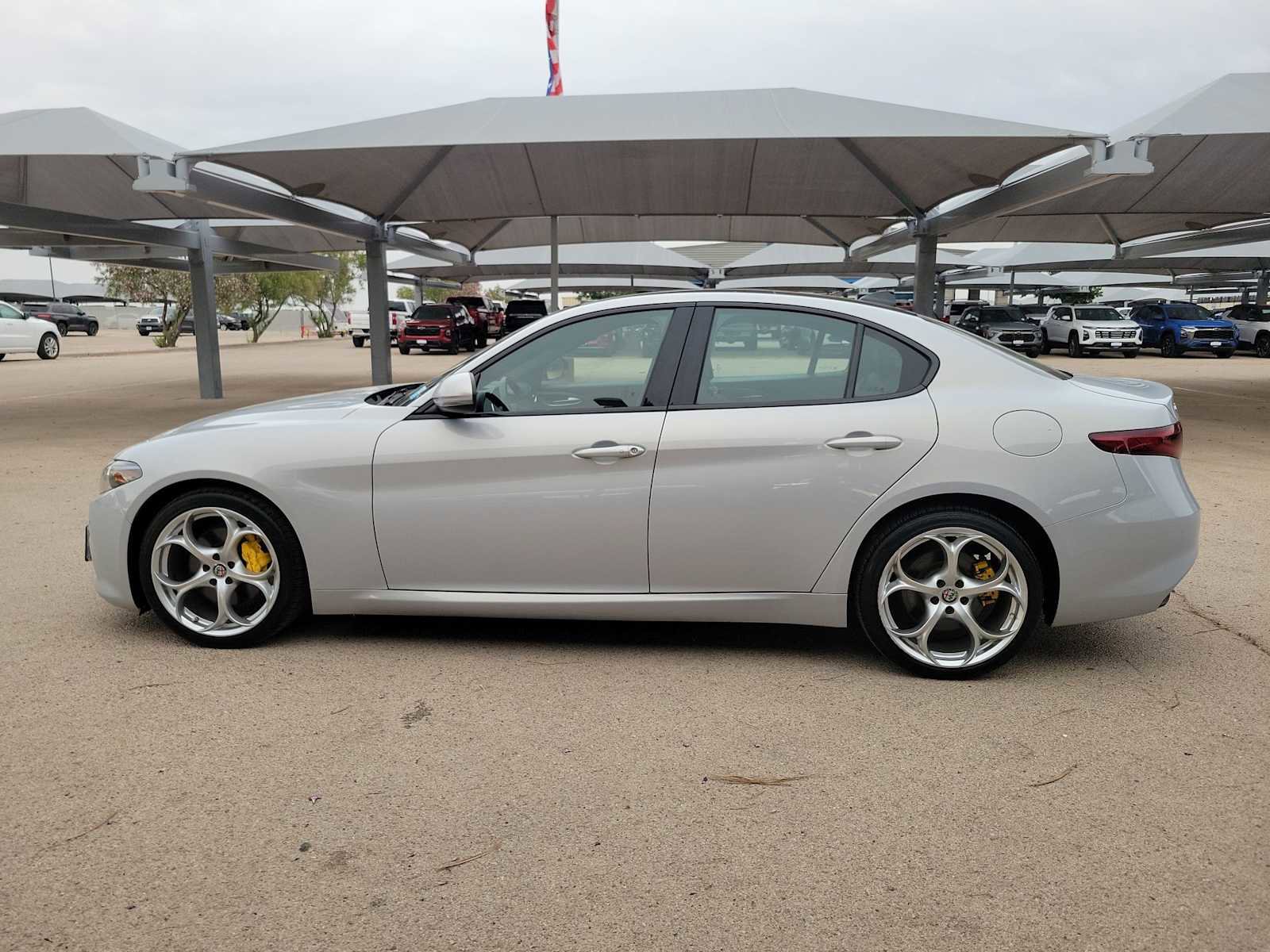 Used 2020 Alfa Romeo Giulia Ti Sport w/ Quick Order Package 22S Sport AWD/4WD image 5