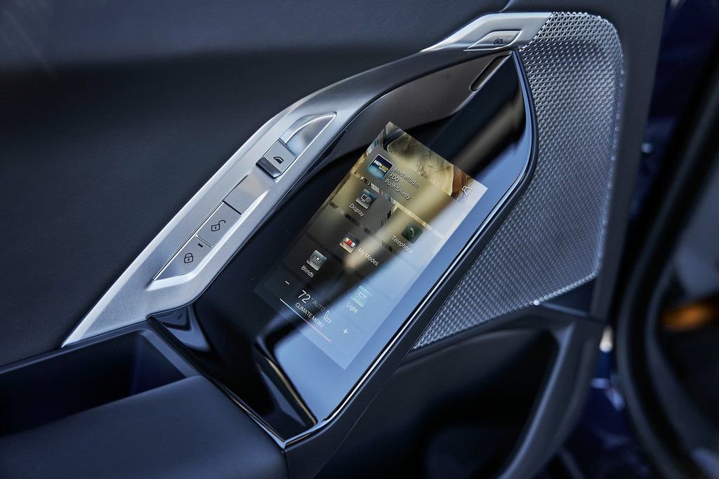 Used 2025 BMW 760i xDrive w/ Executive Package image 47