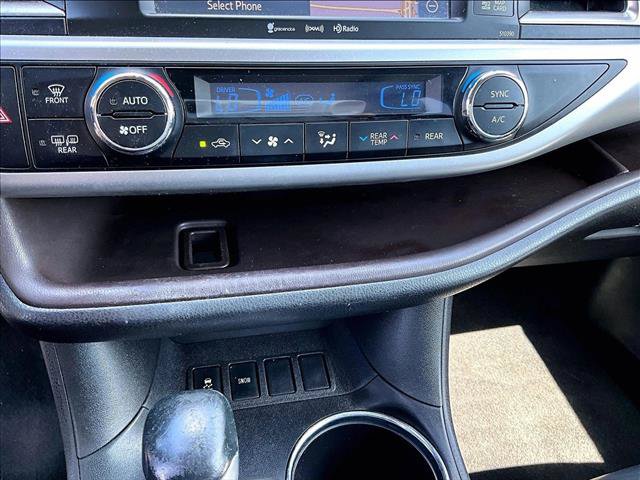 Used 2019 Toyota Highlander XLE FWD image 24