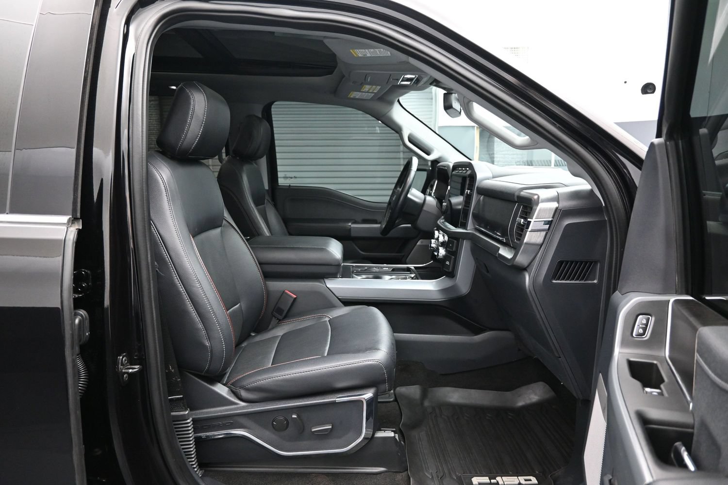 Used 2022 Ford F150 Lariat AWD/4WD image 13