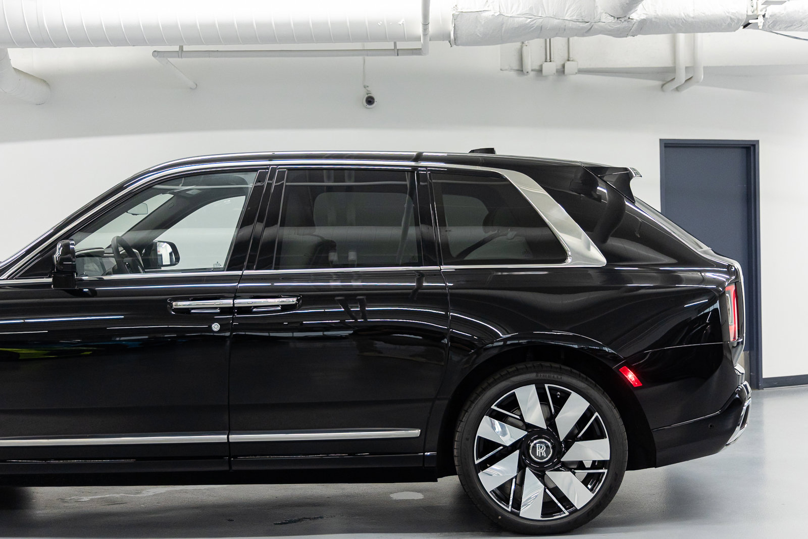 New 2026 Rolls-Royce Cullinan AWD/4WD image 19