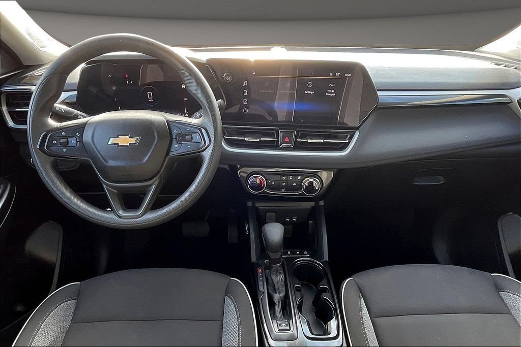 Used 2025 Chevrolet TrailBlazer LT AWD/4WD image 10