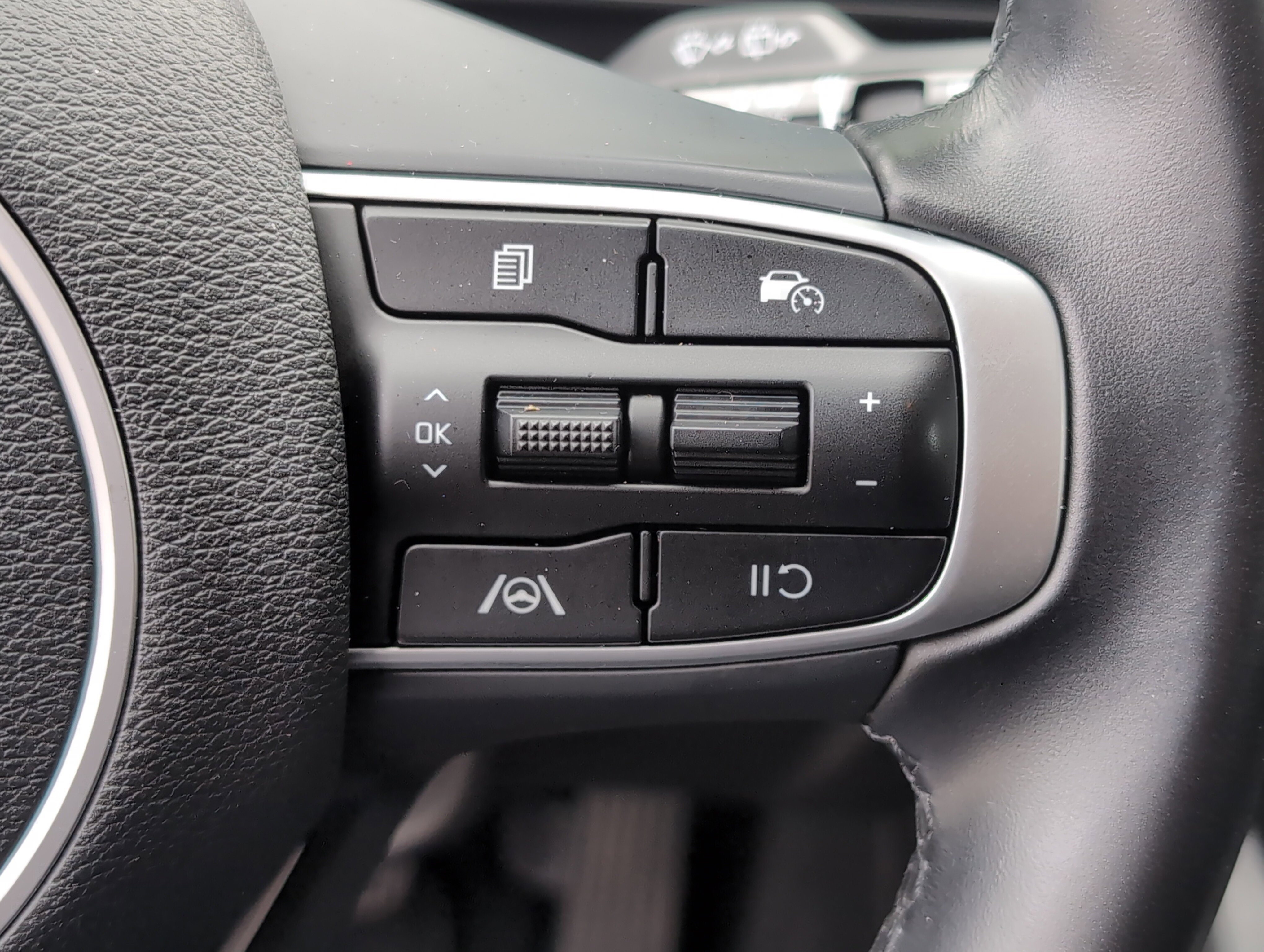 Used 2023 Kia Sportage EX FWD image 20