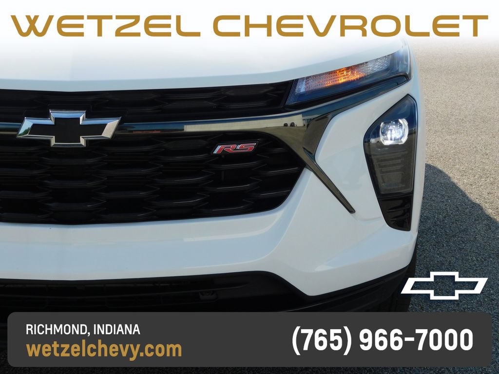 Used 2024 Chevrolet Trax RS FWD image 9